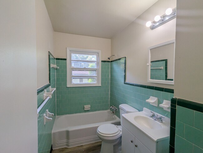 Building Photo - 2820 Cardo Dr NW