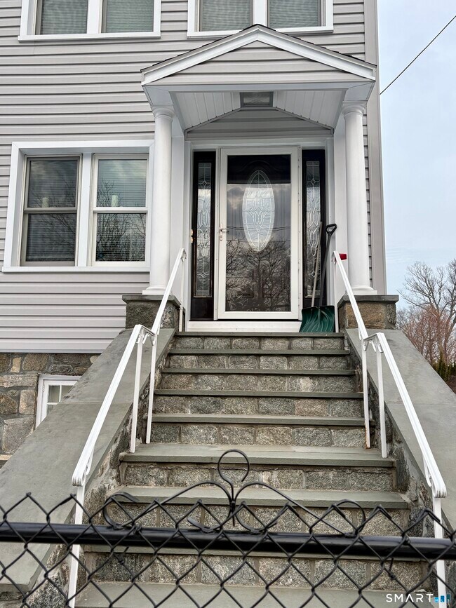 Building Photo - 45 Mead Ave