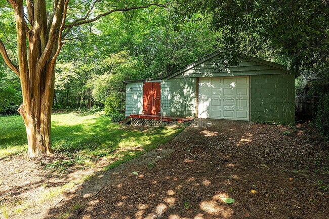 Building Photo - 425 Ansley St