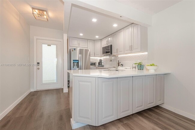 Building Photo - 2731 NE 14th Street Causeway