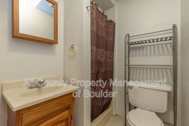 Building Photo - 841 Crisman Dr