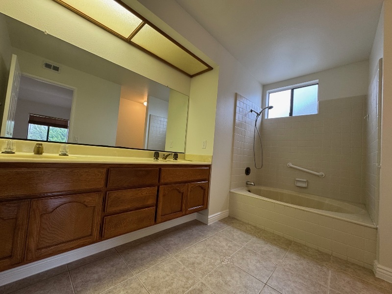 Building Photo - 4035 W 178th St