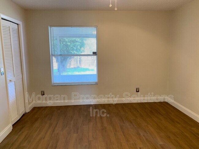 Building Photo - 9981 Triple Crown Cir