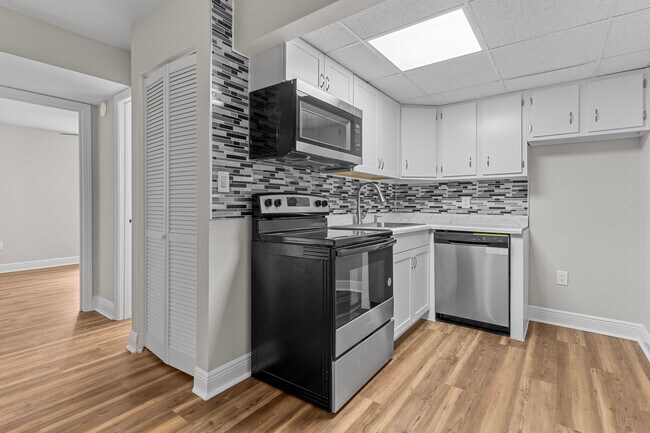 Building Photo - Magnolia Villas