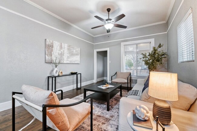 Building Photo - Updated Historic 5BR Near Downtown Denver & Light Rail! June Move-in Special!