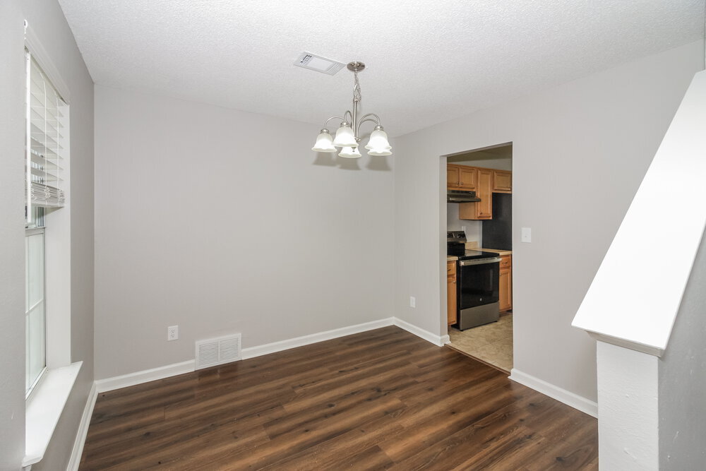 Building Photo - 1115 Scofield Dr