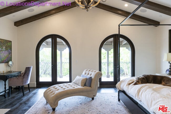 Building Photo - 5861 Ridgebrook Dr