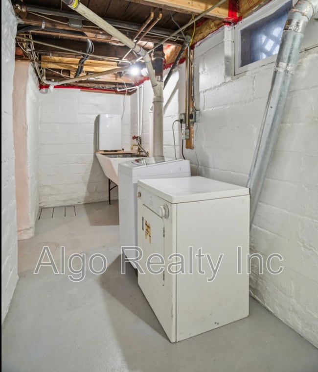 Building Photo - 308 E 39th St