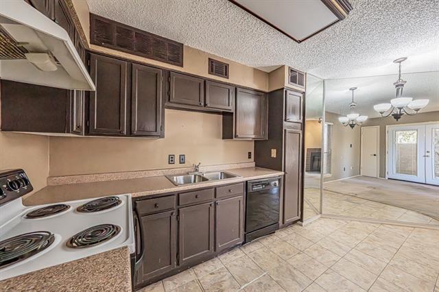 Building Photo - 2312 Balsam Dr