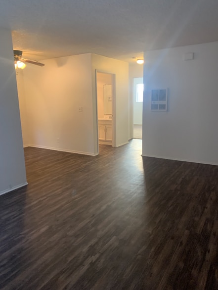 Building Photo - 355 Emerald Ave