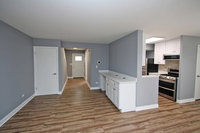 Building Photo - 652 Nantucket Way