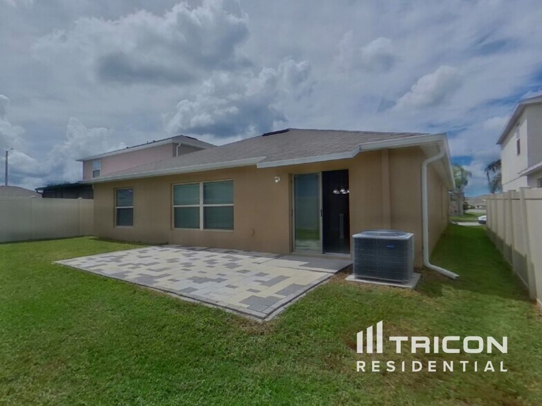 Building Photo - 10122 Crested Fringe Dr
