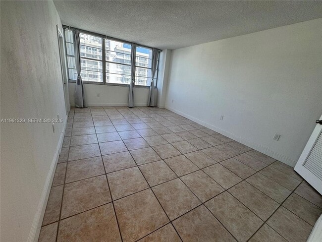 Building Photo - 18041 Biscayne Blvd