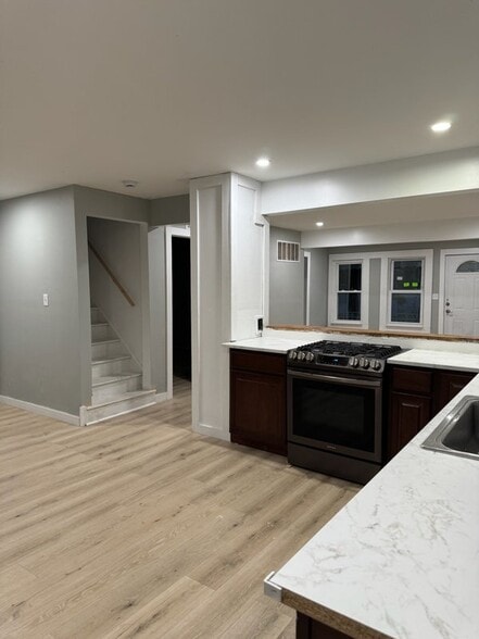 Building Photo - 7584 Hudson Ave