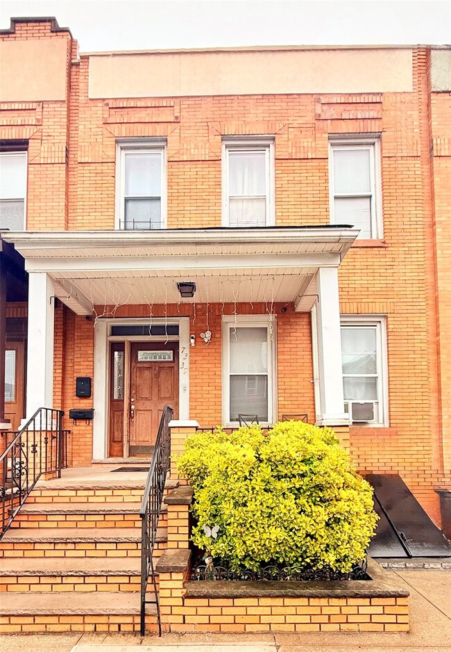 Building Photo - 73-39 71st Pl