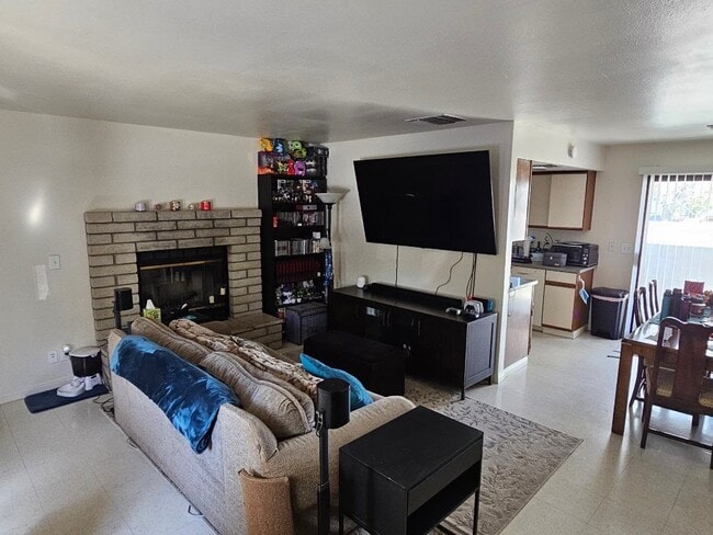 Building Photo - 604 Perdew