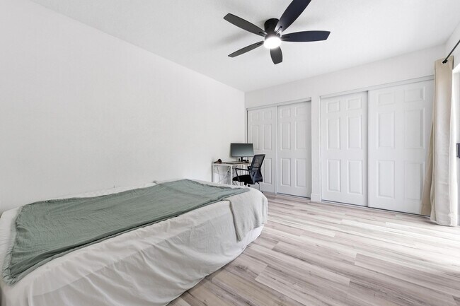 Building Photo - 1424 14th Terrace