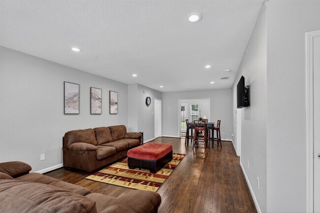 Building Photo - 3863 Arbor St
