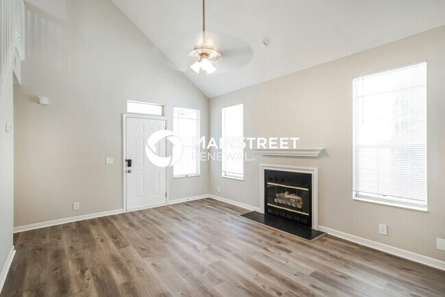Building Photo - 3 Bedroom Pet-Friendly Home in HERMITAGE, TN with Main Street Renewal