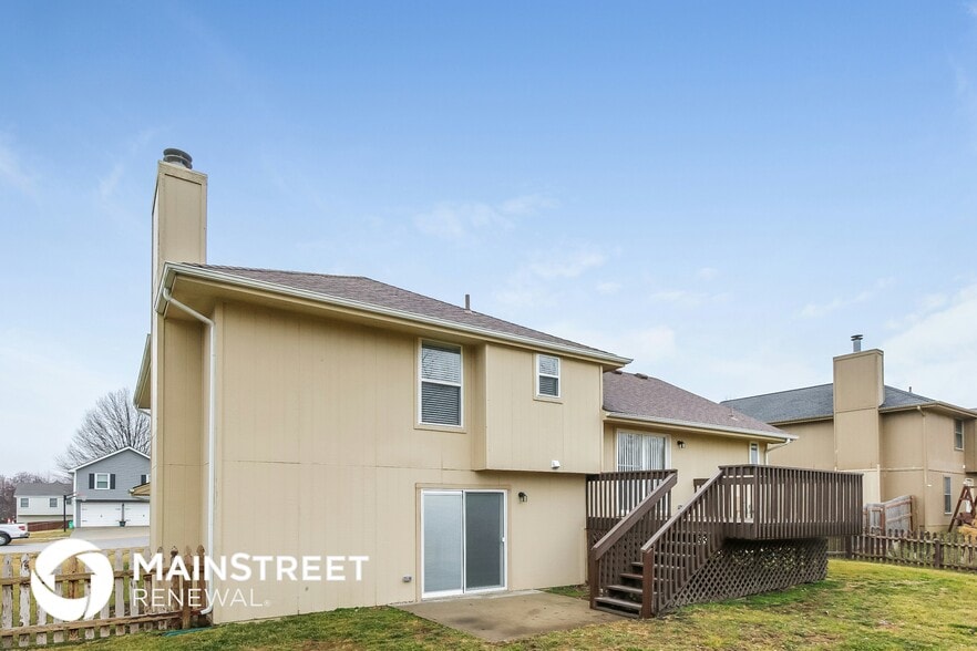 Building Photo - 1706 Sunset Dr