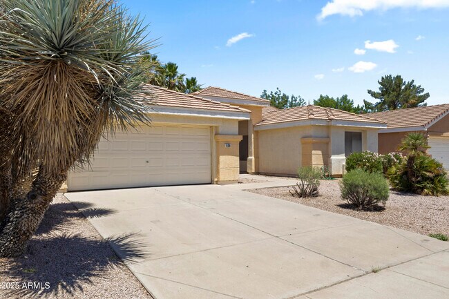 Building Photo - 836 W Cooley Dr