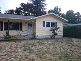 Building Photo - 6336 SE Cedarcrest Dr