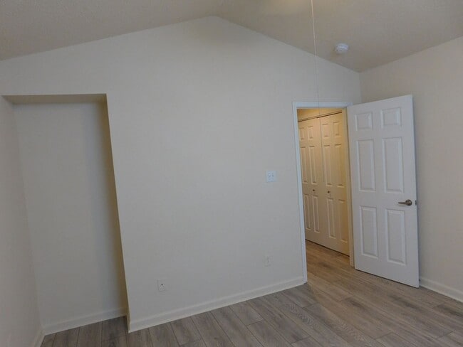 Building Photo - 225 Tobiano Dr