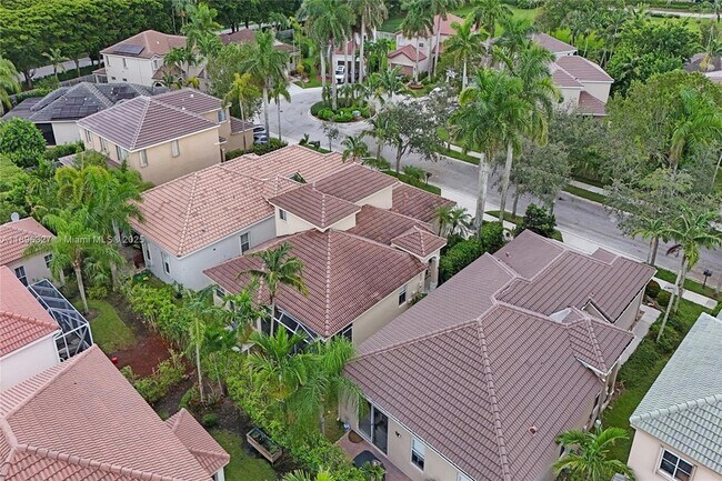 Building Photo - 1725 Winterberry Ln