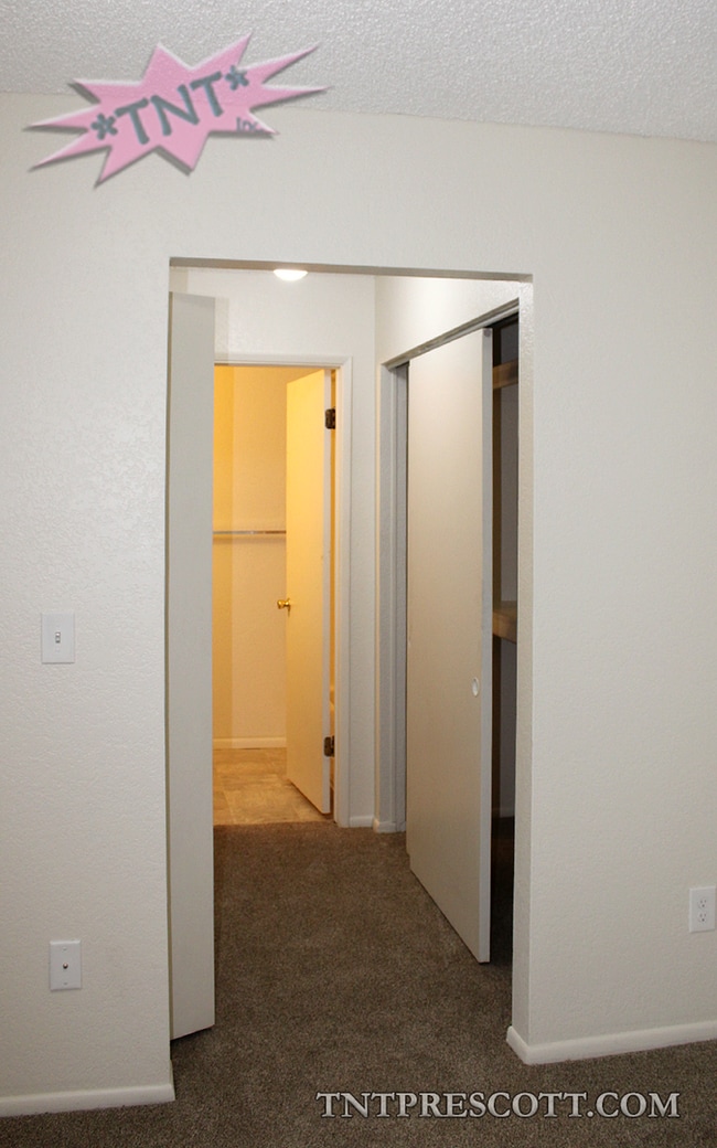 Building Photo - Condo in Montana Villas HOA
