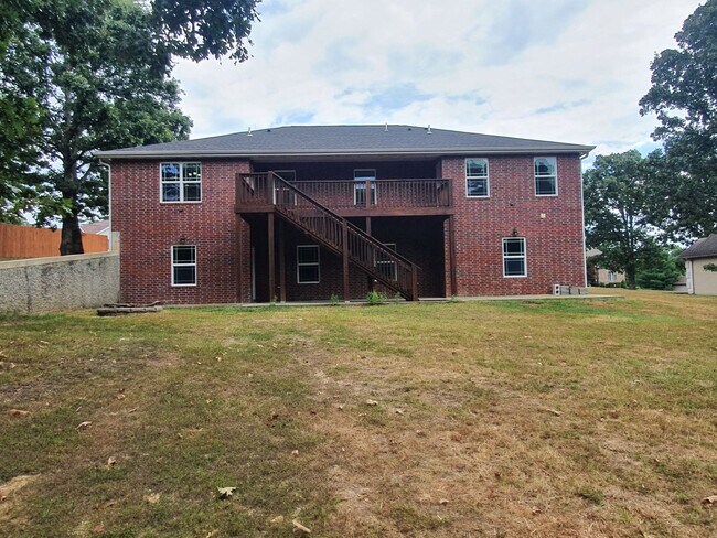 Building Photo - Large home close to post
