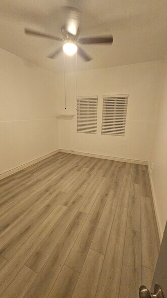 Building Photo - 1219 1/2 W 62nd St