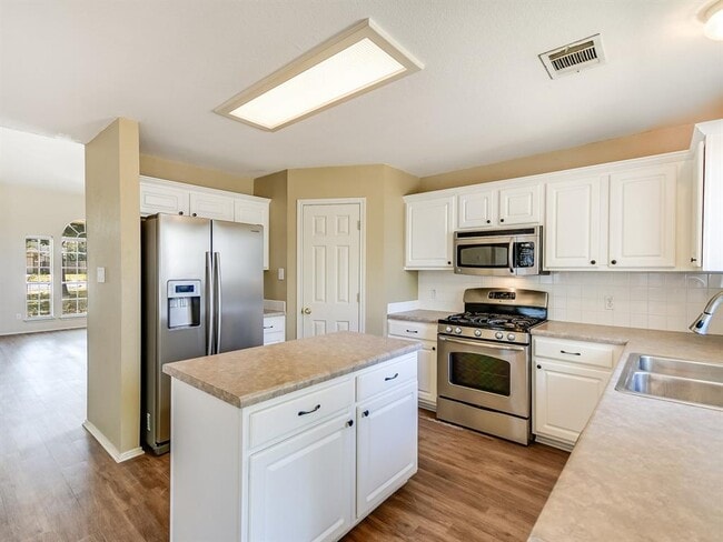 Building Photo - 14440 Lilley Brook Cove