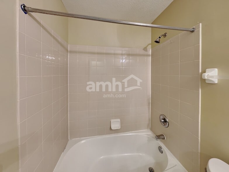 Building Photo - 8093 Willow Brook Crossing Dr
