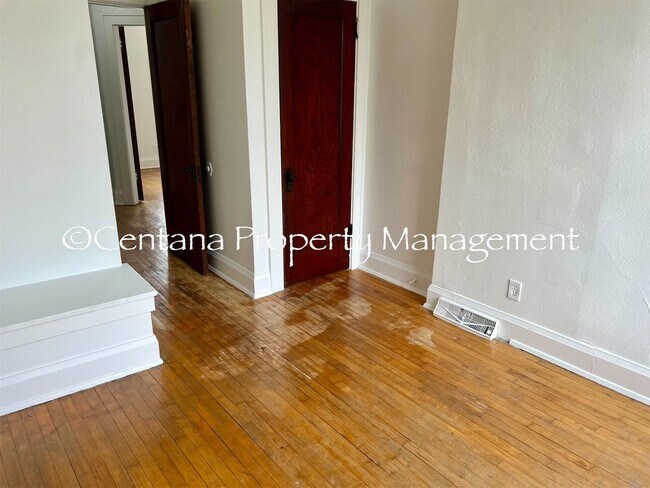 Building Photo - Johnson Apartments 412-422 4th St N