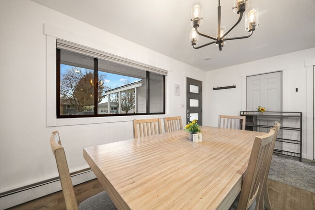 Building Photo - 420 N 6th Ave