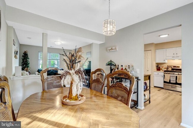 Building Photo - 14831 Basingstoke Loop