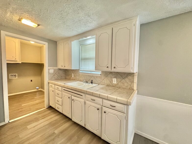 Building Photo - 3029 SW 62nd St