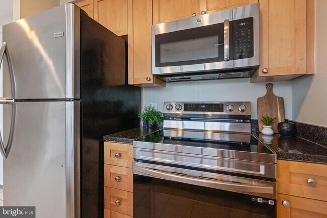 Building Photo - 2001 15th St N