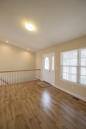 Building Photo - 541 Southampton Dr