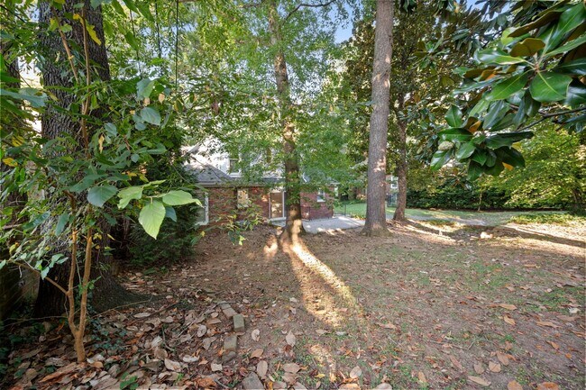 Building Photo - 3405 Hillvale Rd