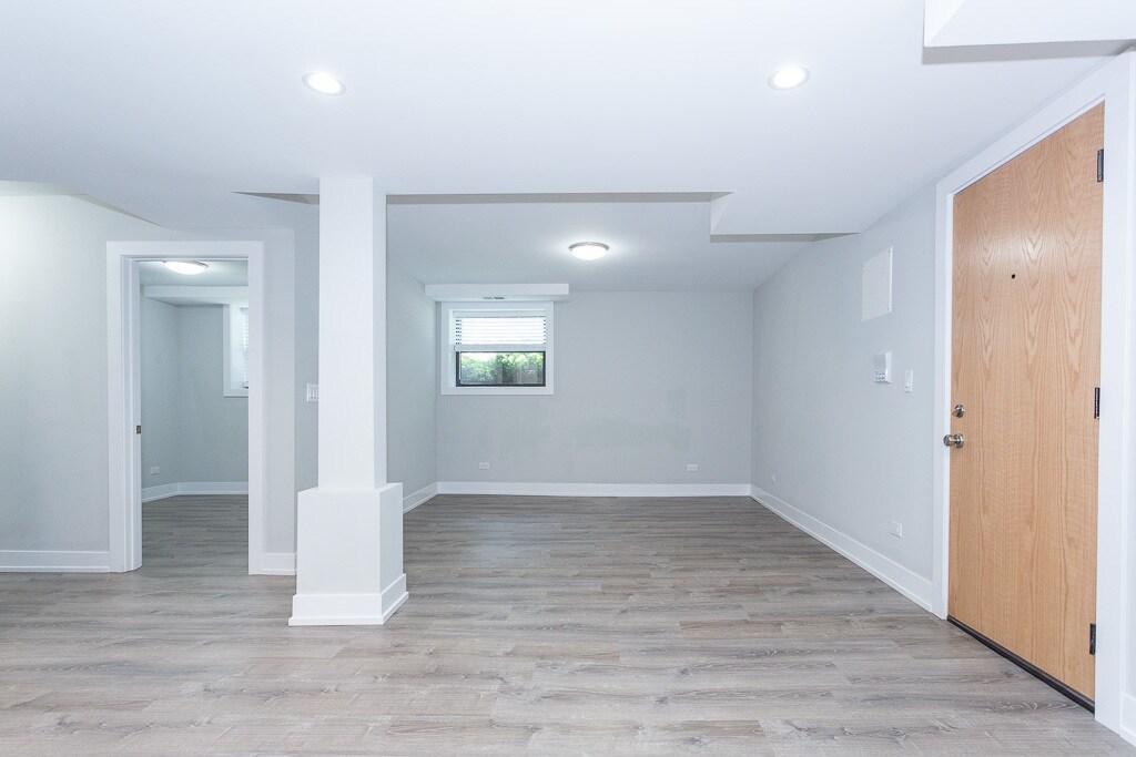 Building Photo - 912 Crain St