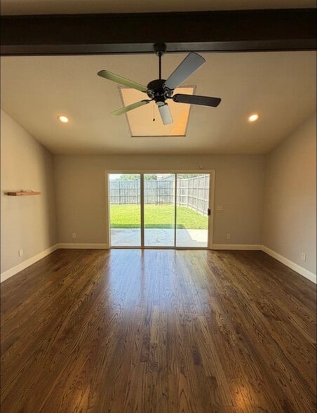 Building Photo - 3032 Laguna Dr