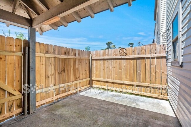 Building Photo - 3221 Ryan St