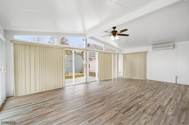 Building Photo - 17 Lathrop Ave