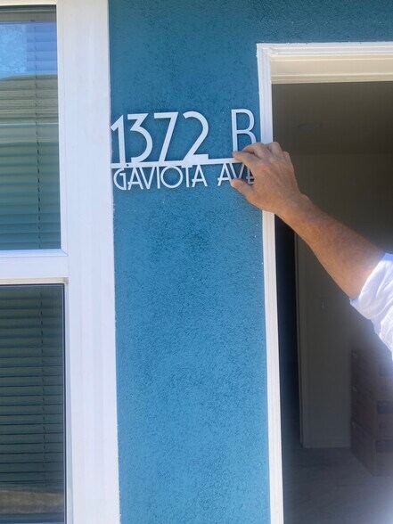 Building Photo - 1372 Gaviota Ave