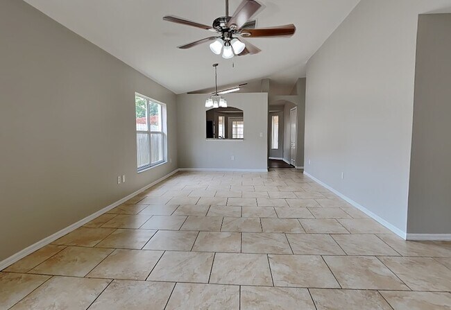 Building Photo - 430 Maple Pointe Dr