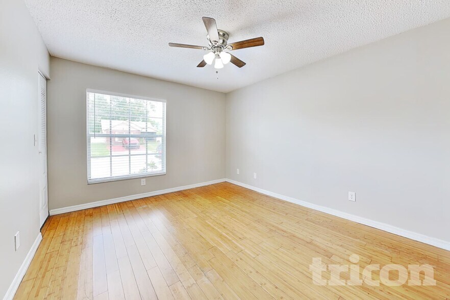 Building Photo - 13344 Laraway Dr