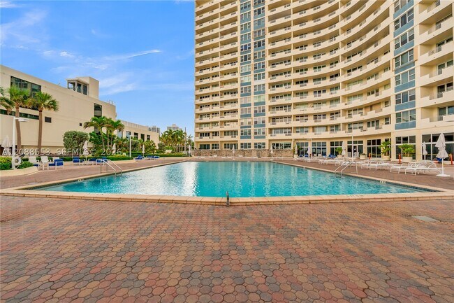 Building Photo - 3180 S Ocean Dr