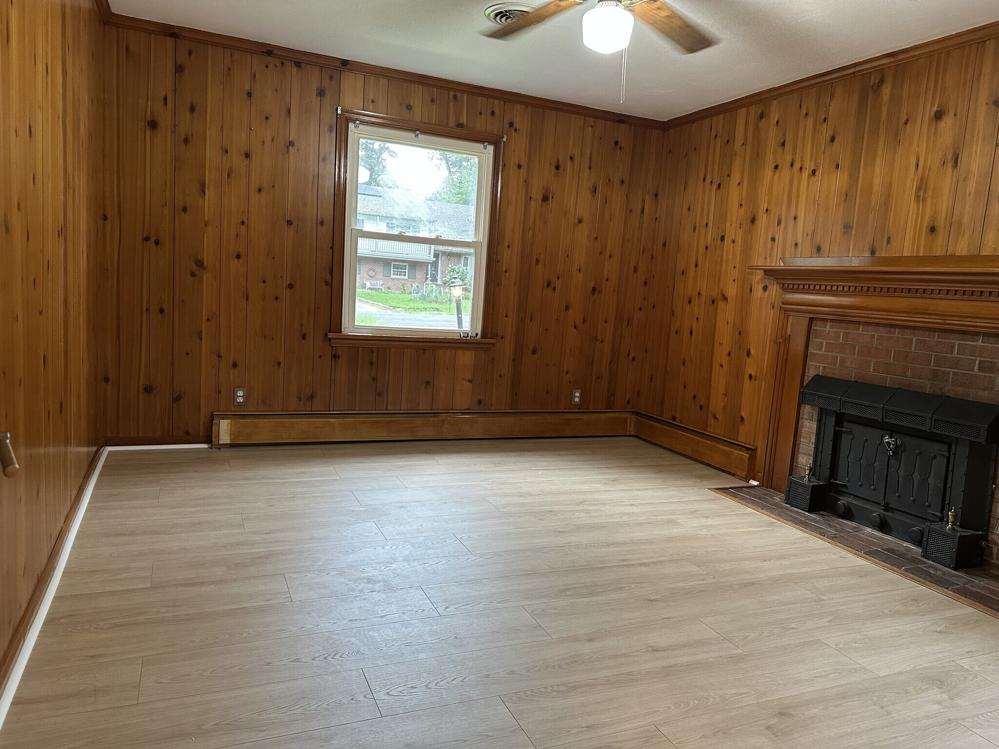 Family room - 2317 Francine Rd