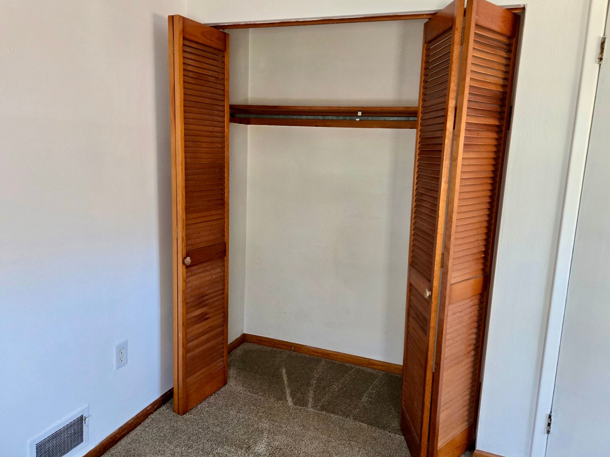 Bedroom 2 Closet - 2612 Louisiana Ave